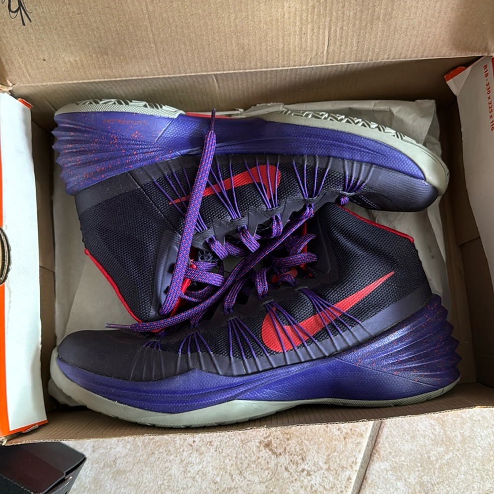 NIKE HYPERDUNK 2013 7.5